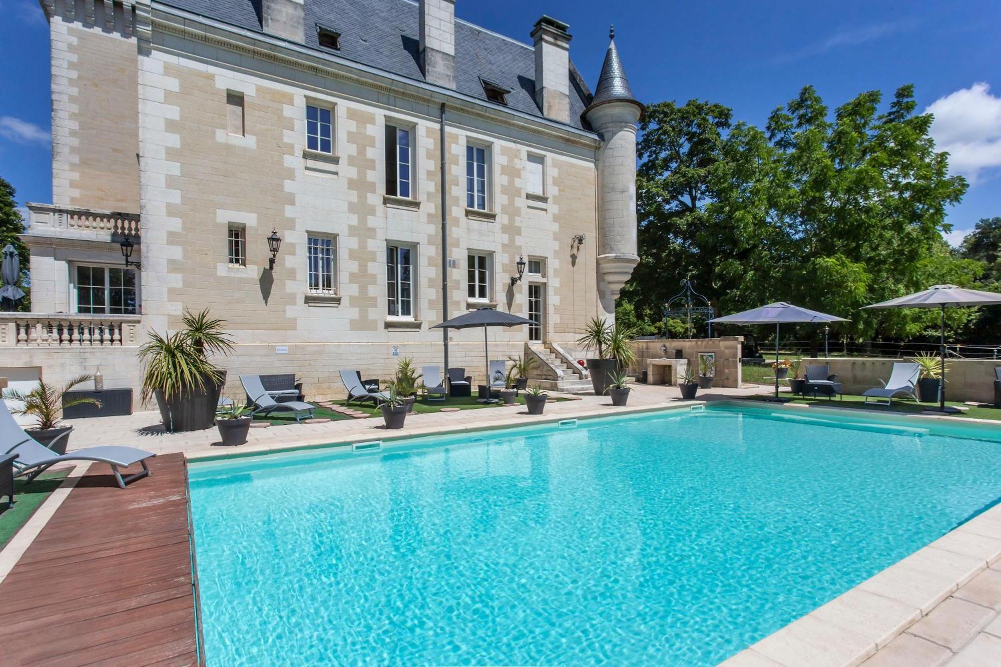 Chateau De Bellevue B&B Et Appartements Avec Piscine Saisonal Chauffee Et Chambres Partout Climatisees Saint-Avit  Exterior photo