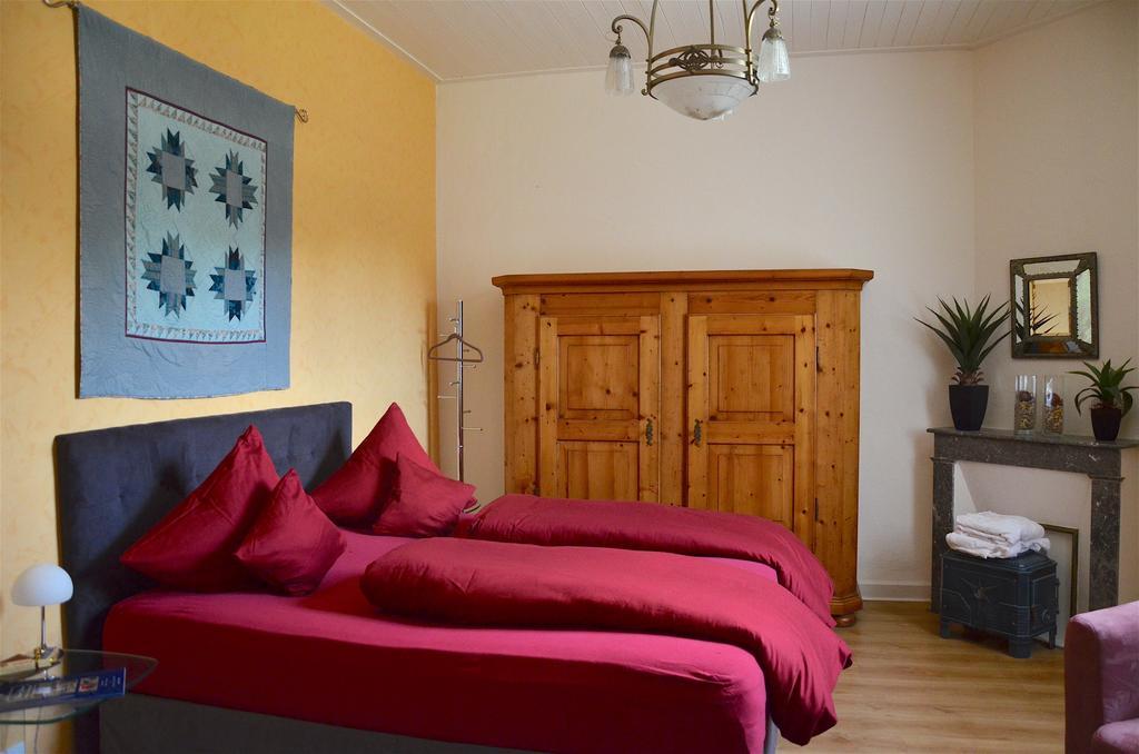 Chateau De Bellevue B&B Et Appartements Avec Piscine Saisonal Chauffee Et Chambres Partout Climatisees Saint-Avit  Exterior photo